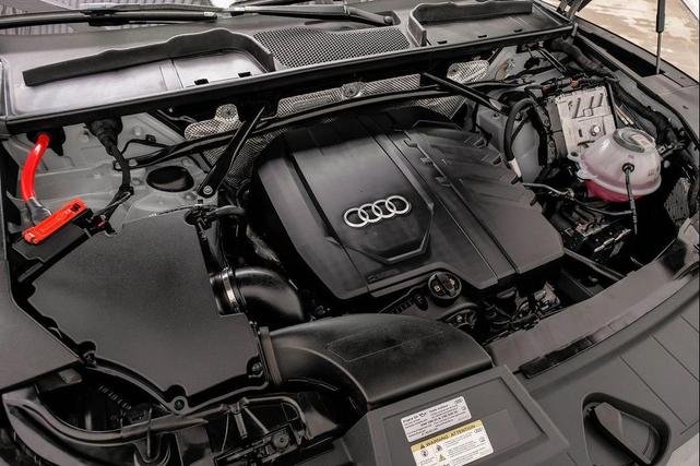 Photo of 2023 Daytona Gray Pearl Effect Audi Q5