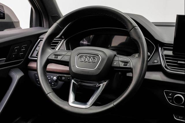 Photo of 2023 Daytona Gray Pearl Effect Audi Q5