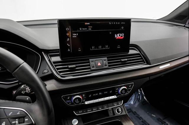 Photo of 2023 Daytona Gray Pearl Effect Audi Q5