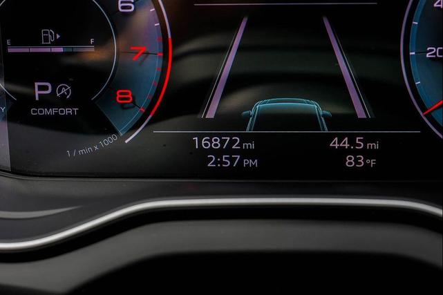 Photo of 2023 Daytona Gray Pearl Effect Audi Q5