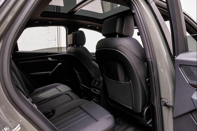 Photo of 2023 Daytona Gray Pearl Effect Audi Q5