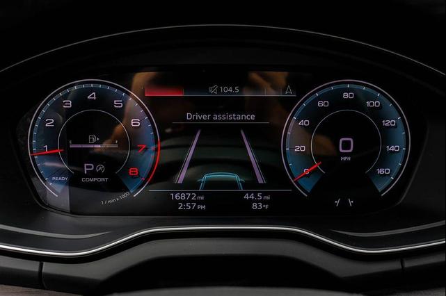 Photo of 2023 Daytona Gray Pearl Effect Audi Q5