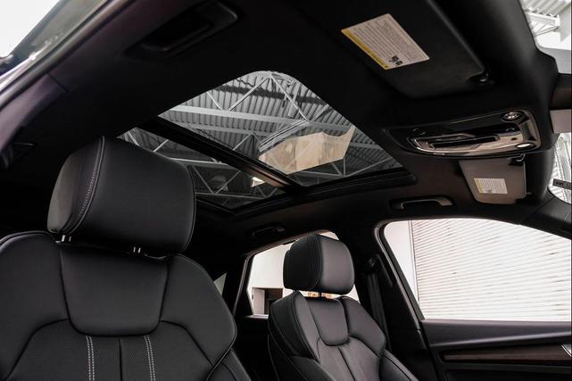 Photo of 2023 Daytona Gray Pearl Effect Audi Q5