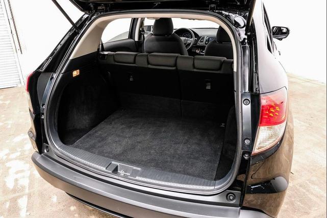 Photo of 2022 Crystal Black Pearl Honda HR-V