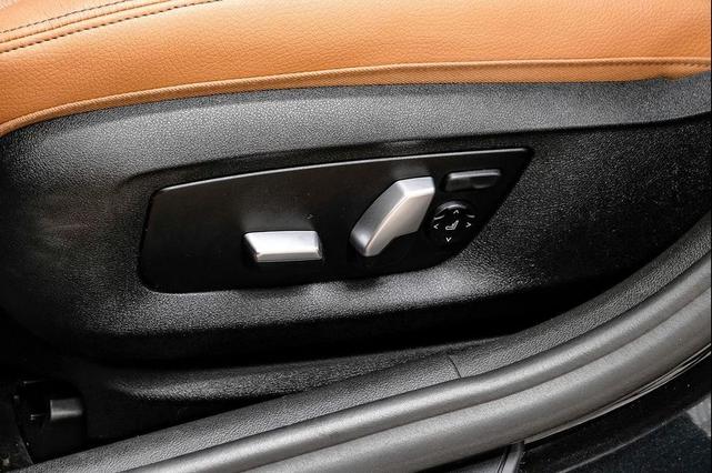 Photo of 2018 Black Sapphire Metallic BMW 530