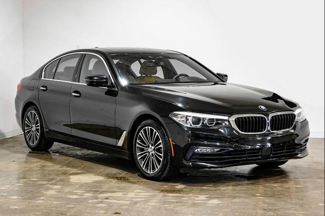 Photo of 2018 Black Sapphire Metallic BMW 530