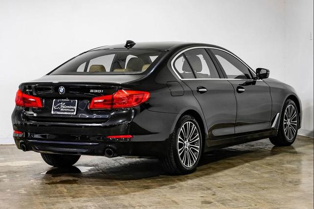 Photo of 2018 Black Sapphire Metallic BMW 530