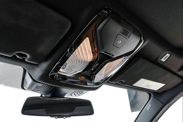 Photo of 2018 Black Sapphire Metallic BMW 530