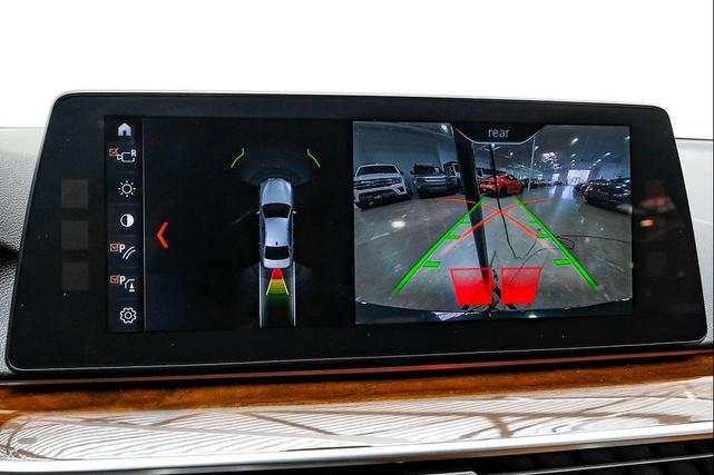 Photo of 2018 Black Sapphire Metallic BMW 530
