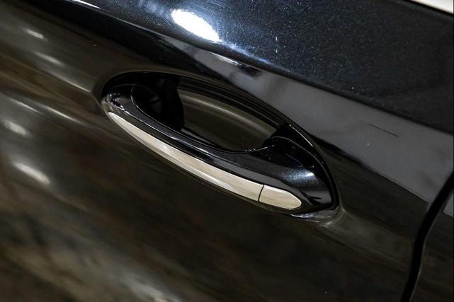 Photo of 2018 Black Sapphire Metallic BMW 530