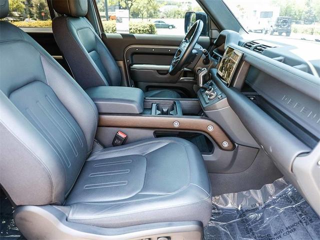Photo of 2023 Silicon Silver Land Rover Defender