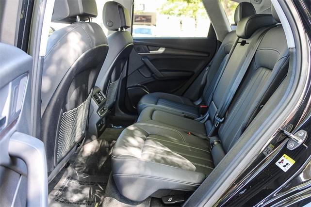 Photo of 2022 Mythos Black Metallic Audi Q5