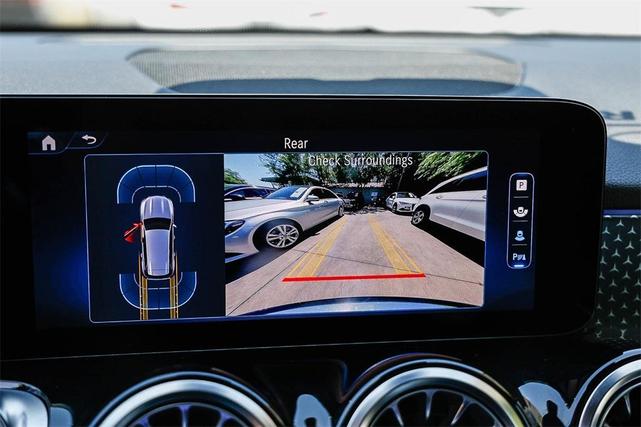 Photo of 2024 Midnight Black Mercedes-Benz GLB 250
