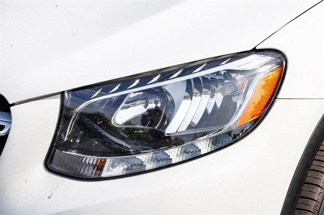 Photo of 2017 Polar White Mercedes-Benz GLC 300