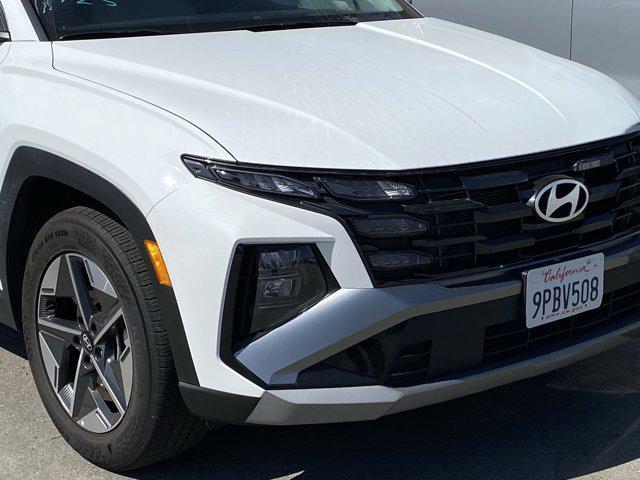 Photo of 2025 Serenity White Pearl Hyundai TUCSON