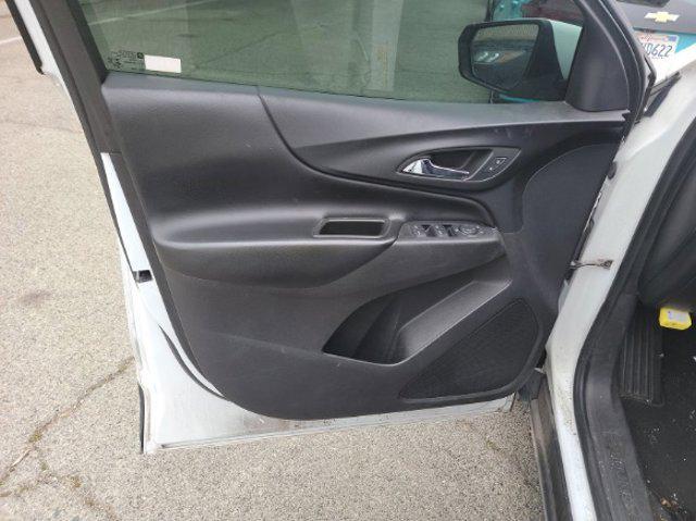 Photo of 2019 Summit White Chevrolet Equinox