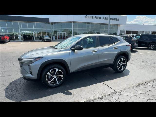 Photo of 2024 Sterling Gray Metallic Chevrolet Trax