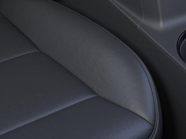 Photo of 2025 Summit White Chevrolet Colorado