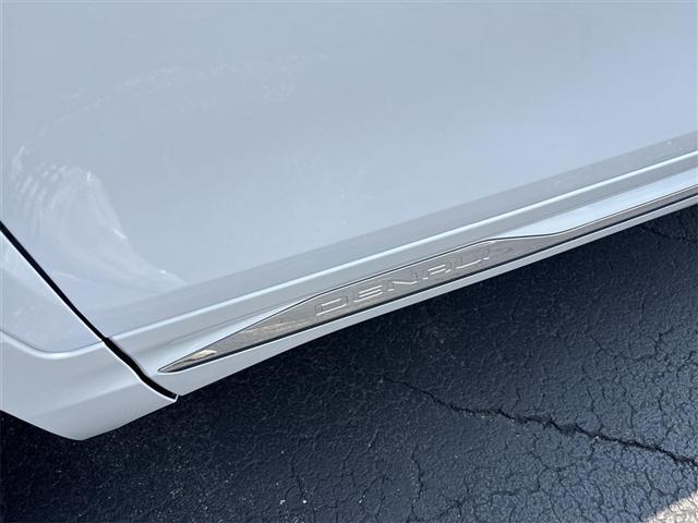 Photo of 2024 White Frost Tricoat GMC Terrain