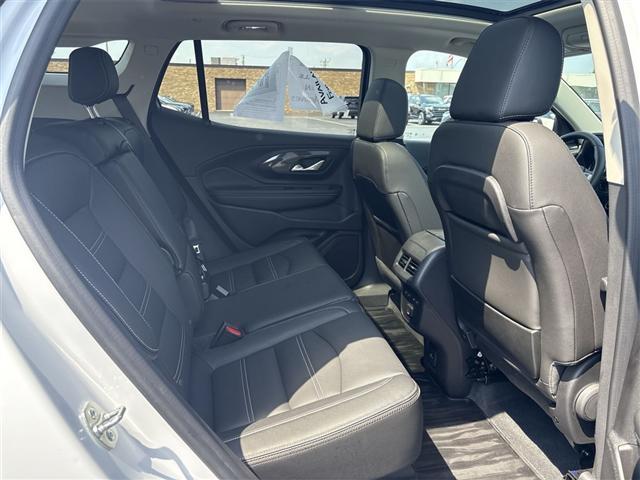 Photo of 2024 White Frost Tricoat GMC Terrain