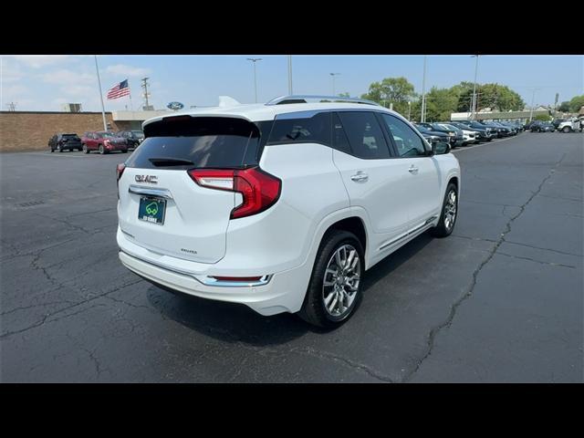 Photo of 2024 White Frost Tricoat GMC Terrain