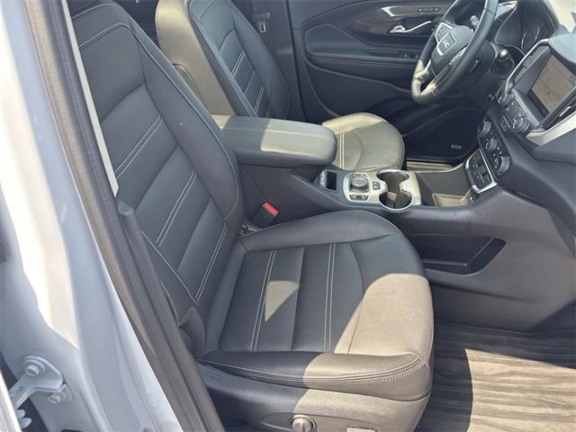 Photo of 2024 White Frost Tricoat GMC Terrain