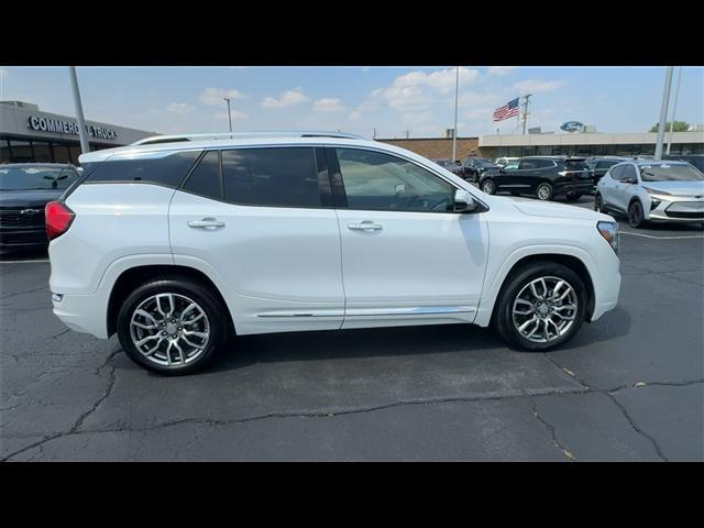 Photo of 2024 White Frost Tricoat GMC Terrain