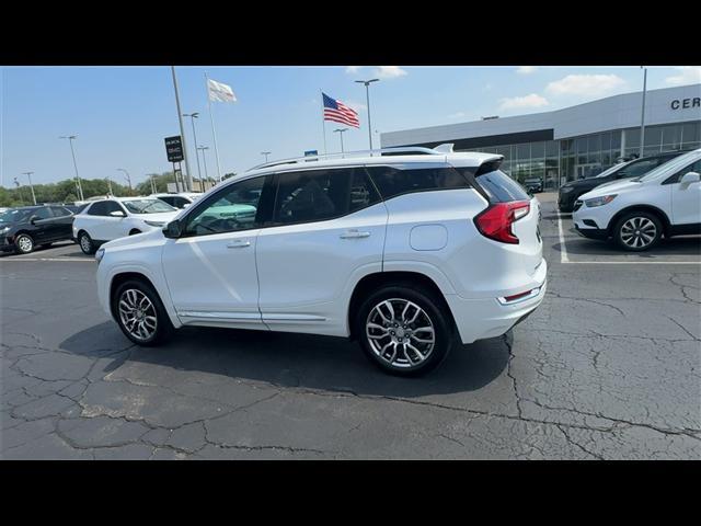 Photo of 2024 White Frost Tricoat GMC Terrain
