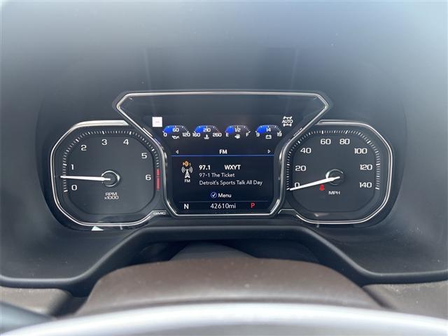 Photo of 2021 White Frost Tricoat GMC Yukon
