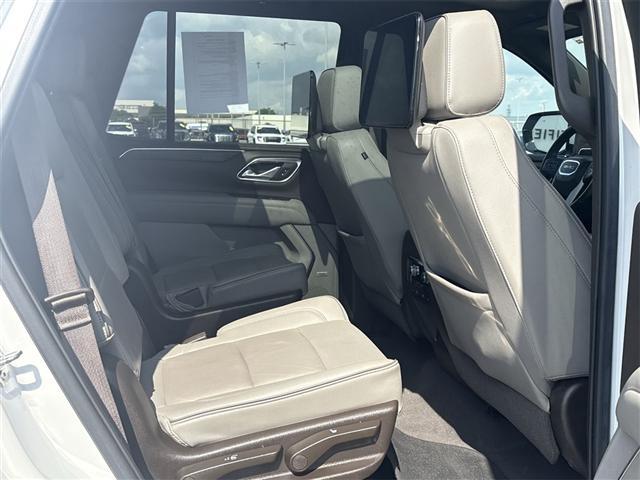 Photo of 2021 White Frost Tricoat GMC Yukon