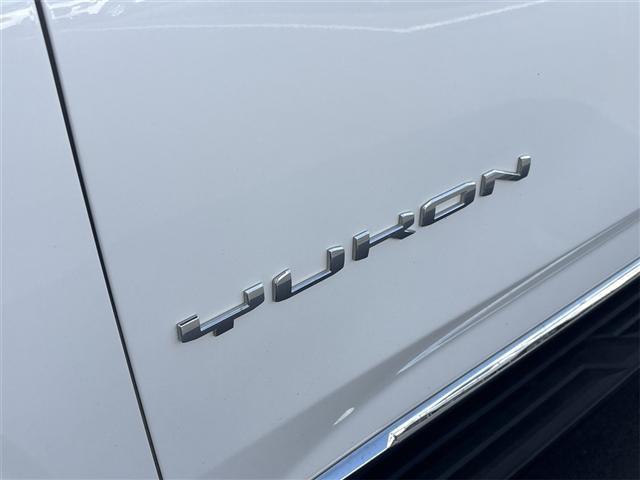 Photo of 2021 White Frost Tricoat GMC Yukon