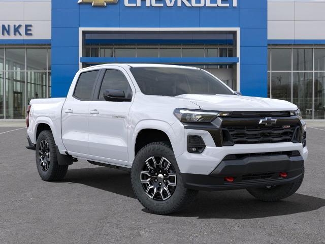 Photo of 2025 Summit White Chevrolet Colorado