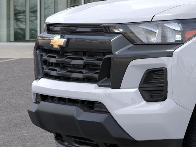 Photo of 2025 Summit White Chevrolet Colorado