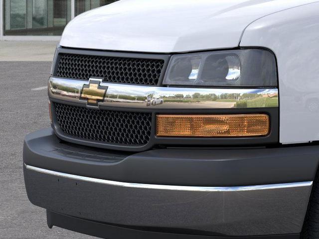 Photo of 2025 Summit White Chevrolet Express 2500