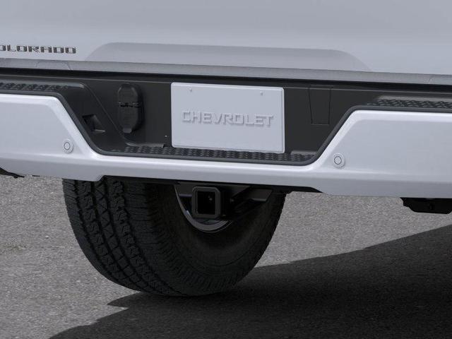 Photo of 2025 Summit White Chevrolet Colorado