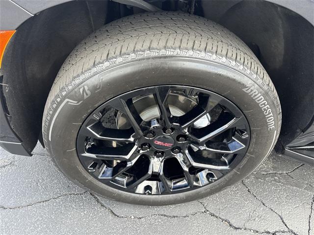 Photo of 2023 Titanium Rush Metallic GMC Yukon XL