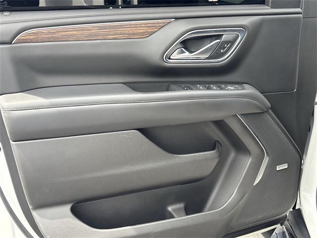 Photo of 2021 Iridescent Pearl Tricoat Chevrolet Tahoe