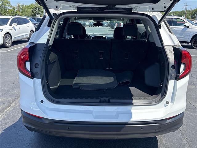 Photo of 2022 Summit White GMC Terrain