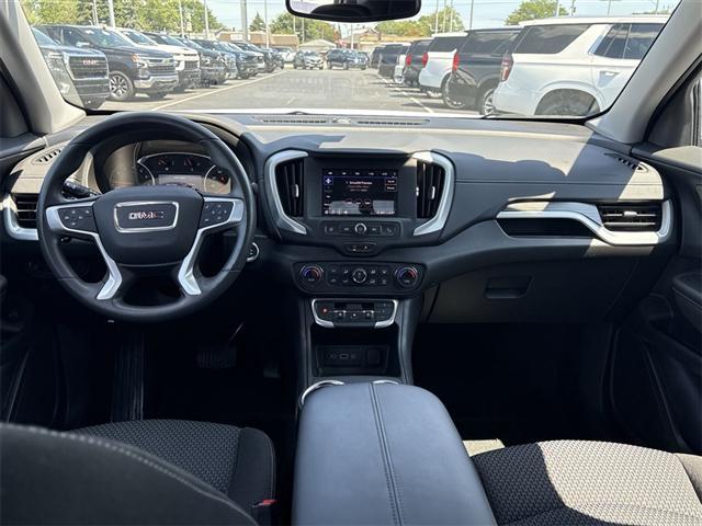 Photo of 2022 Summit White GMC Terrain
