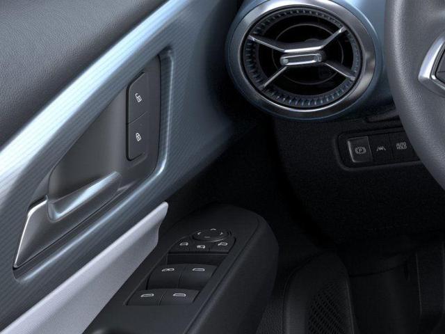 Photo of 2025 Summit White Chevrolet Equinox EV