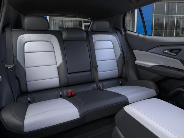 Photo of 2025 Summit White Chevrolet Equinox EV