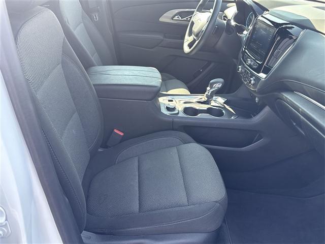 Photo of 2023 Summit White Chevrolet Traverse