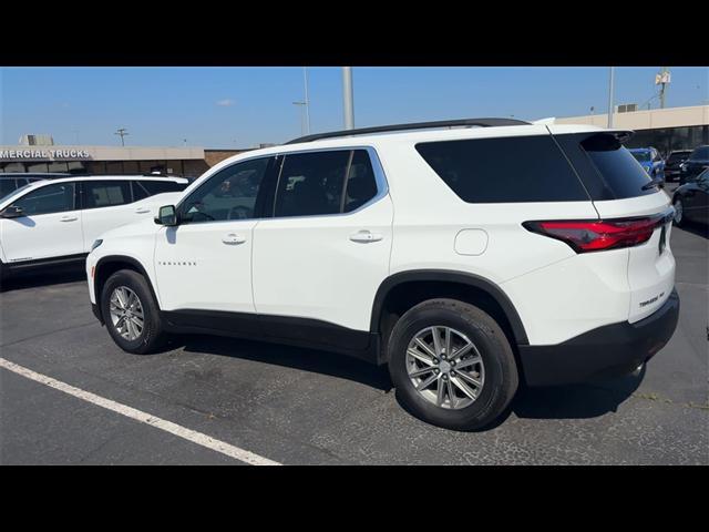 Photo of 2023 Summit White Chevrolet Traverse