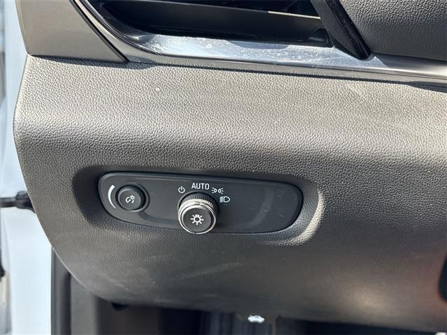 Photo of 2023 Summit White Chevrolet Traverse