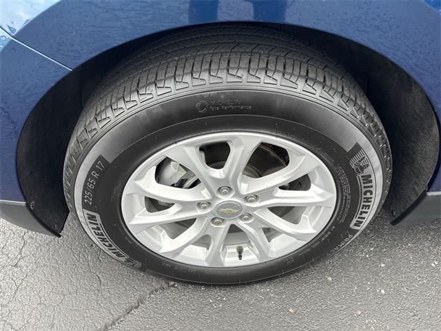Photo of 2019 Pacific Blue Metallic Chevrolet Equinox
