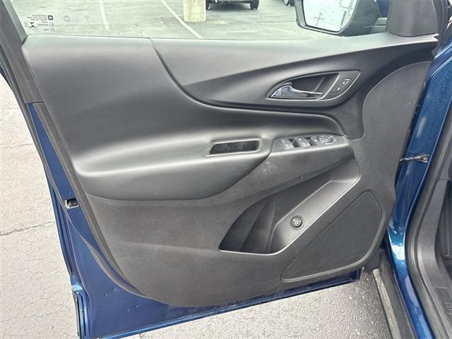 Photo of 2019 Pacific Blue Metallic Chevrolet Equinox
