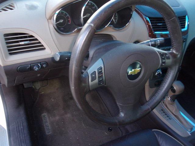 Photo of 2011 White Diamond Tricoat Chevrolet Malibu