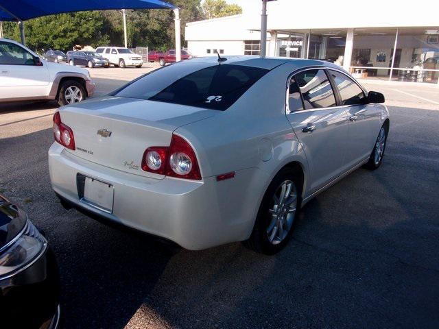 Photo of 2011 White Diamond Tricoat Chevrolet Malibu