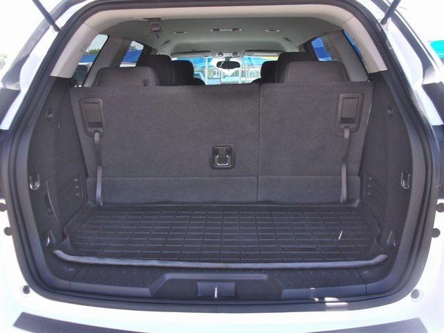 Photo of 2017 Summit White Chevrolet Traverse