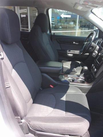 Photo of 2017 Summit White Chevrolet Traverse